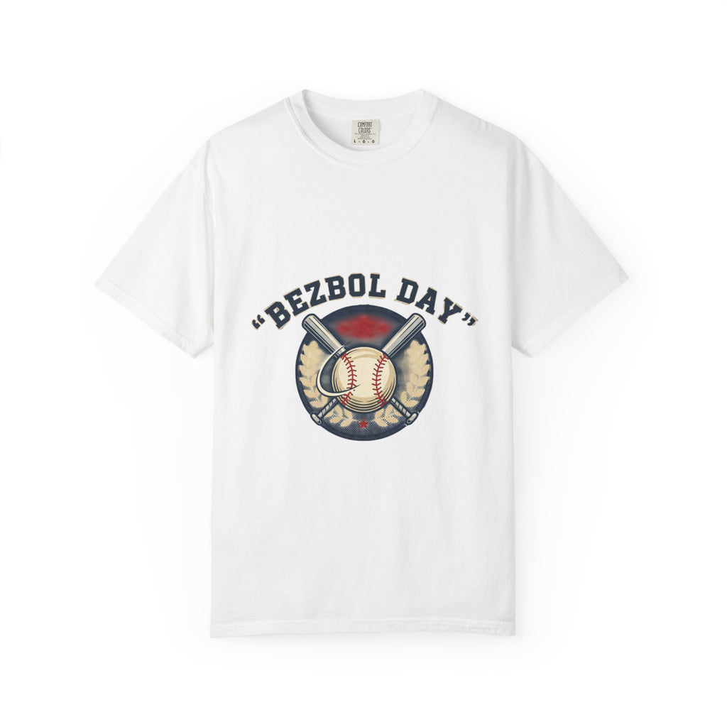 Bezbol Day retro baseball T-shirt with vintage baseball graphic and unisex relaxed fit