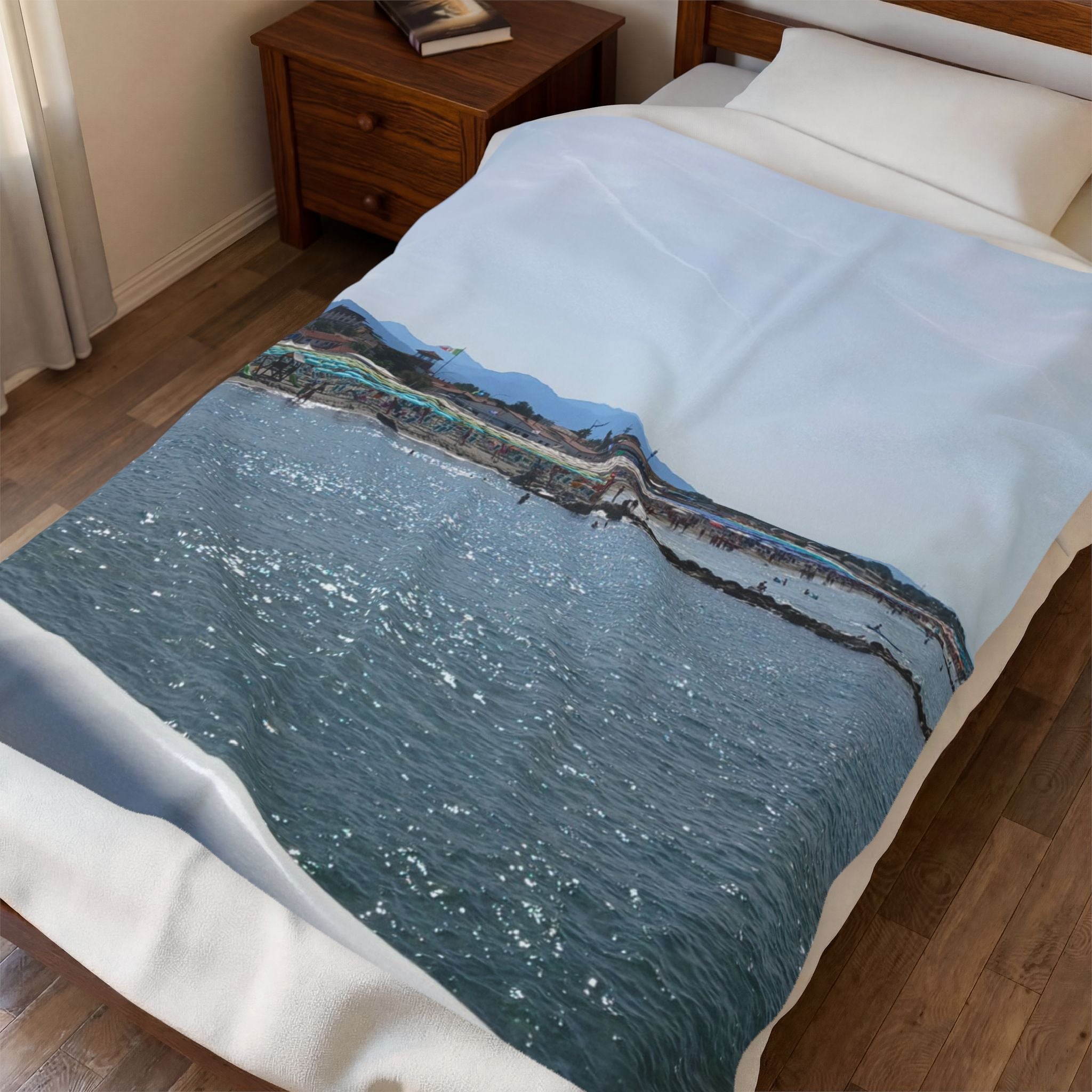 Coastal Sea View Velveteen Plush Blanket — Soft Oceanscape Throw for Home & Travel