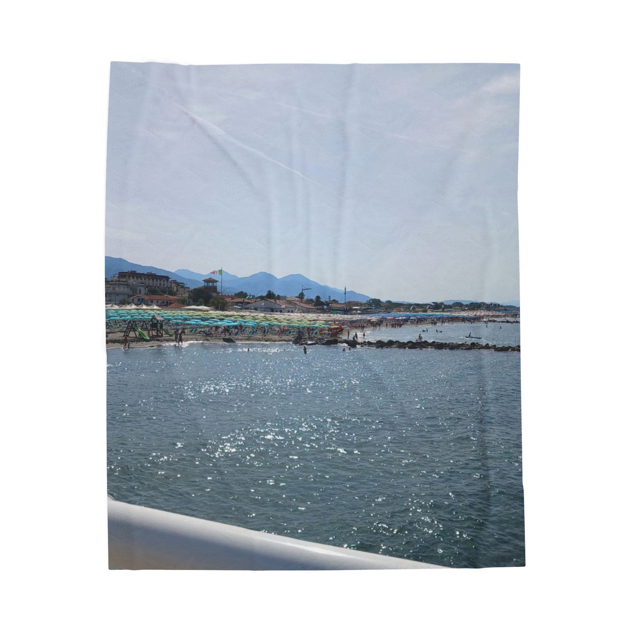 Coastal Sea View Velveteen Plush Blanket — Soft Oceanscape Throw for Home & Travel